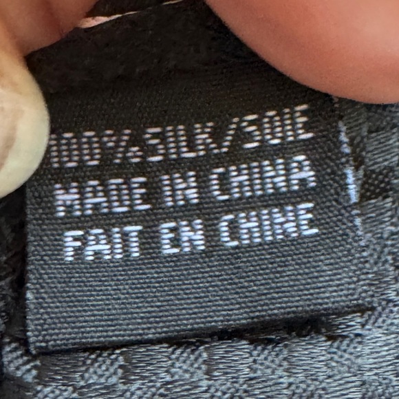 🎩✨Vintage Elegant Sean John Black, Blue Silk Striped Men’s Tie / Ladies Head Tie - Picture 10 of 15